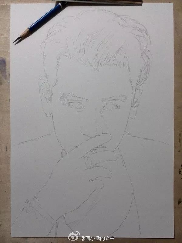 比起打印画，美院毕业的他，笔下这种彩铅水彩画才好看哭了~