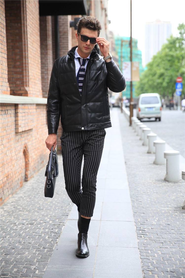 皮夹克适合冬季穿吗,天气变凉了说明换季