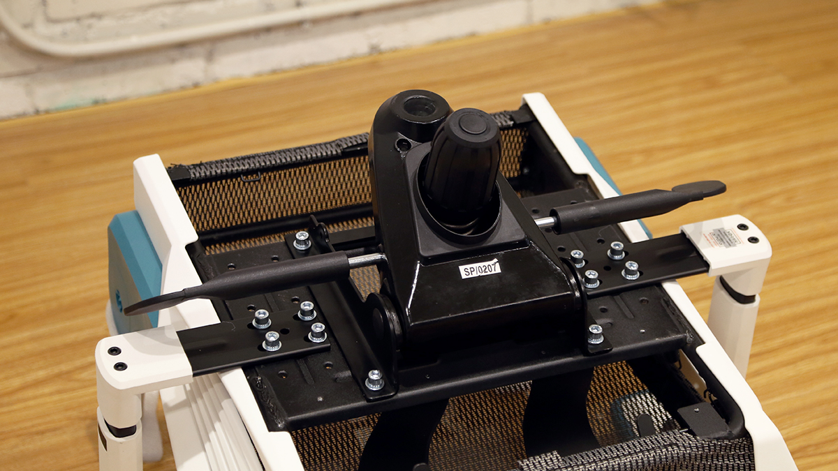 车顶太滑,不如找把好椅子坐着维权