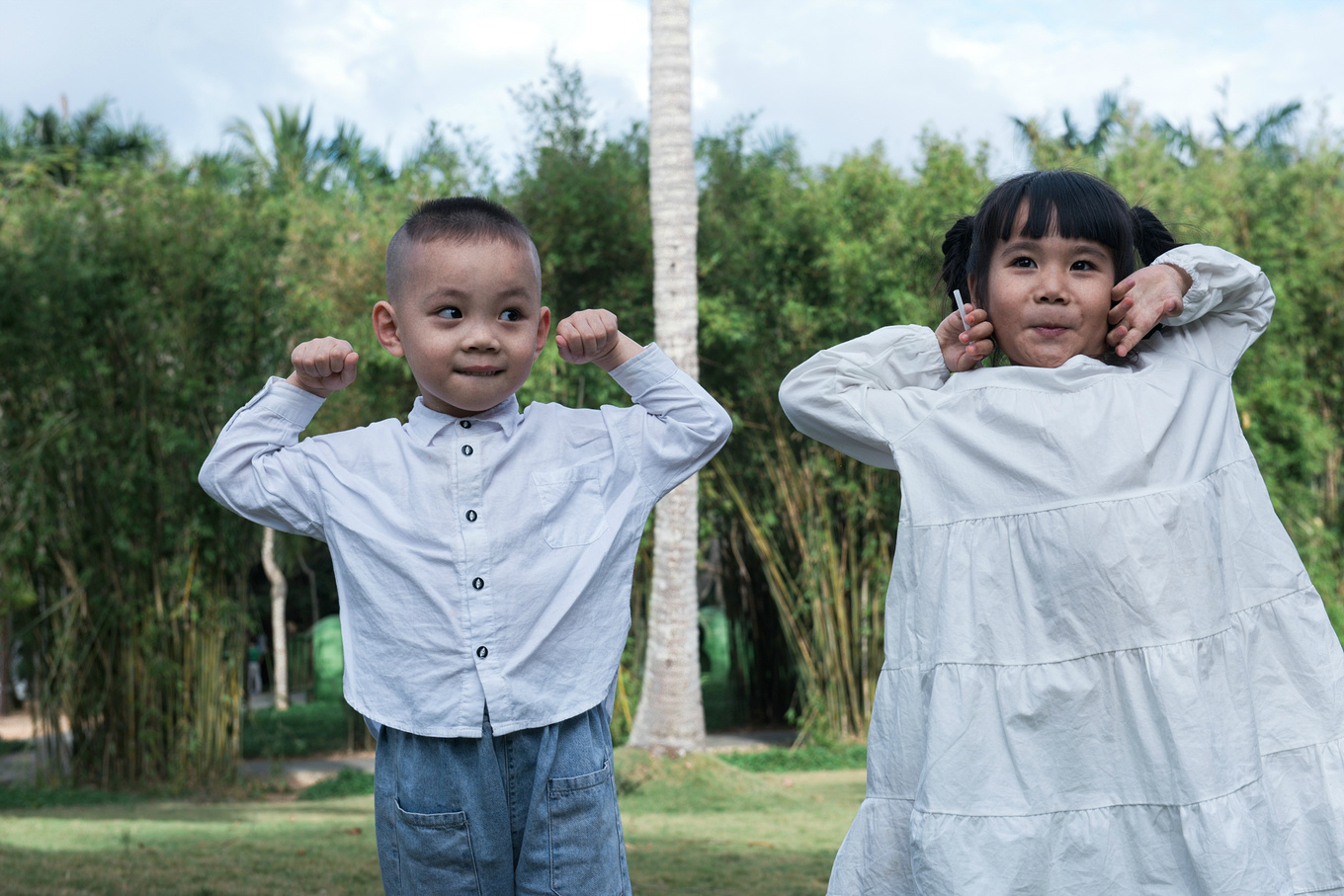你在南方瑟瑟发抖，我在这里遛娃、看猴、赶海····