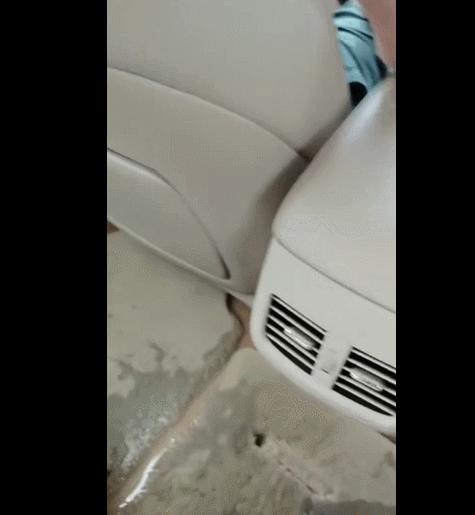 深圳暴雨致多人被困消防紧急救援,深圳暴雨引发洪水浸死车内司机