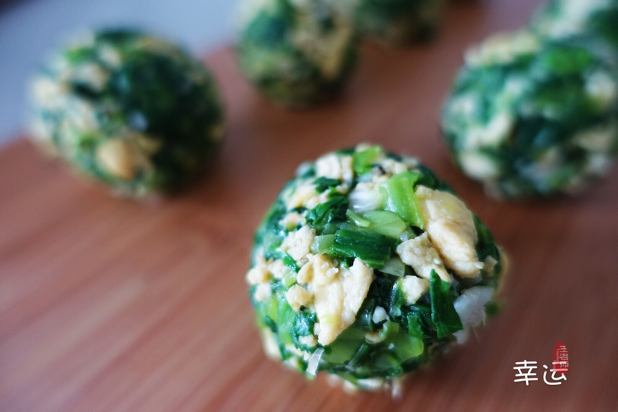 常吃玉米助消化!菜团子这么做,6分钟出锅,薄皮大馅特喧软