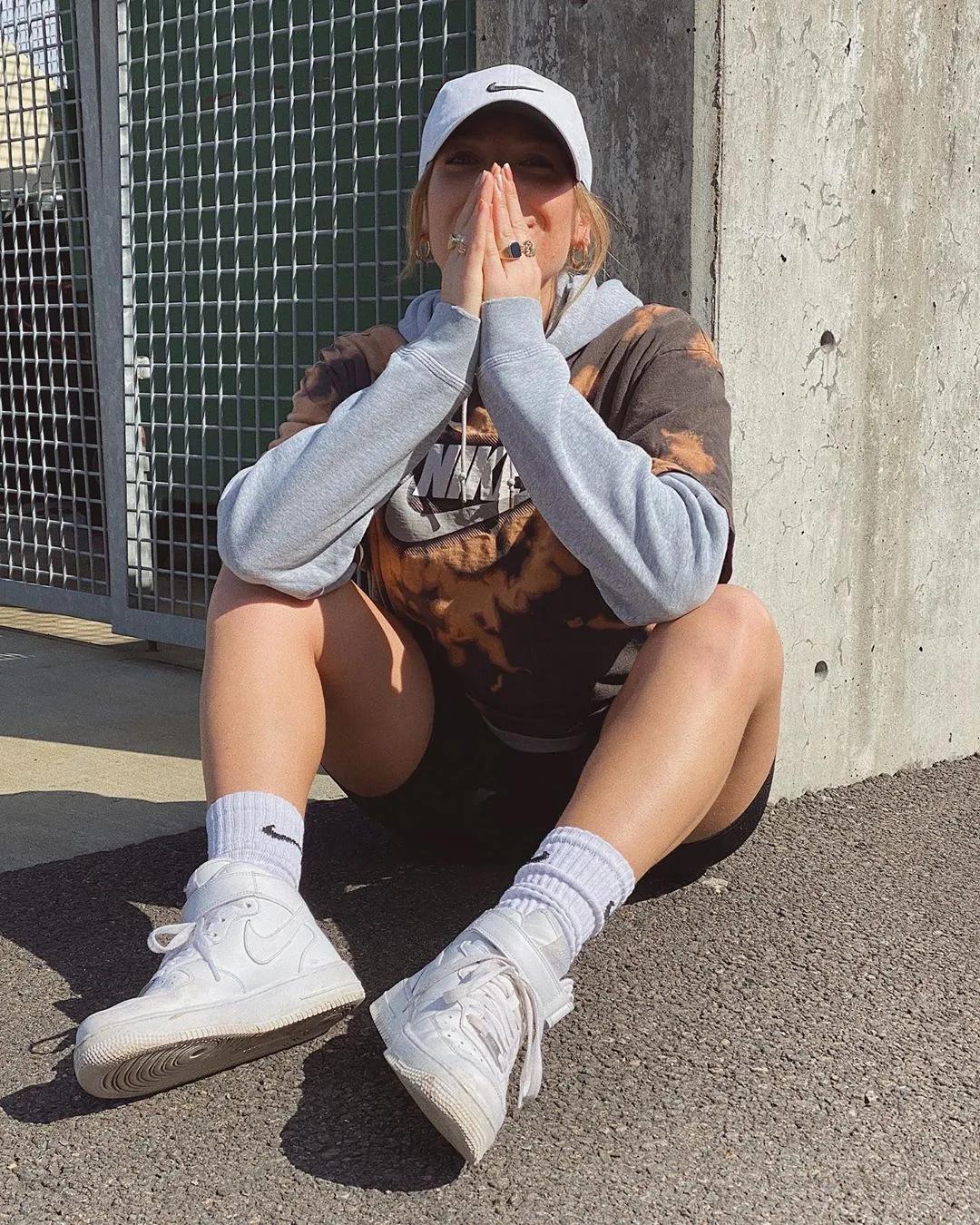 nike好看且好穿女,nike好看又不贵的单品衣服