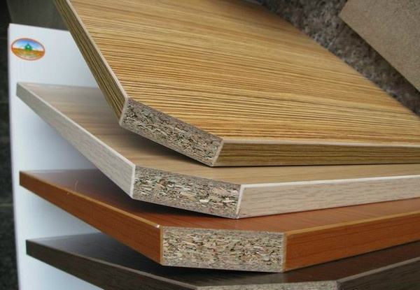 实木颗粒板定制衣柜价格,做衣柜实木板和颗粒板哪个好