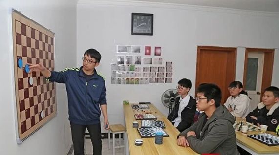 国际象棋世界冠军卜祥志,国际象棋大师李臻宇