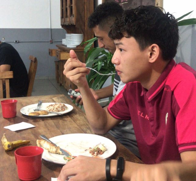 在巴西青训的中国人,日本在巴西踢球的少年