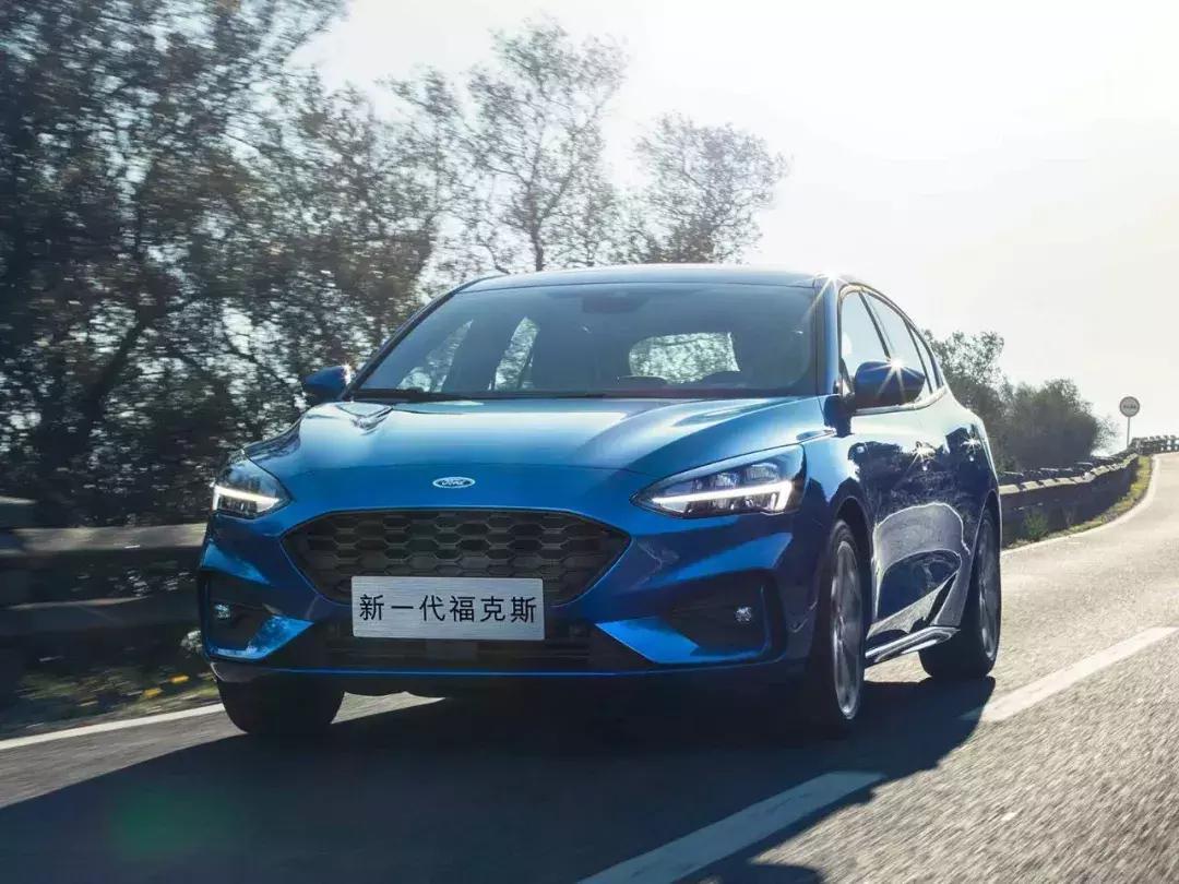 福克斯和朗逸比较,a级轿车大众朗逸参数