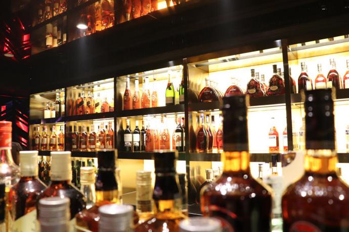 大型超嗨露天酒吧,街区音乐酒吧