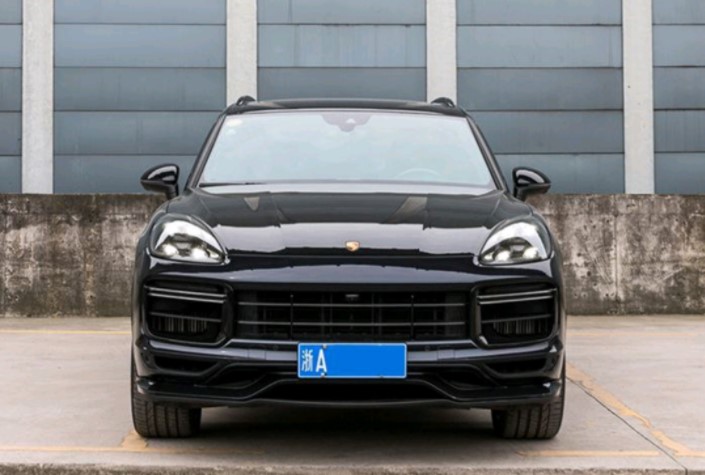 养一辆保时捷卡宴混动一年多少钱,养一台卡宴一年要花多少钱