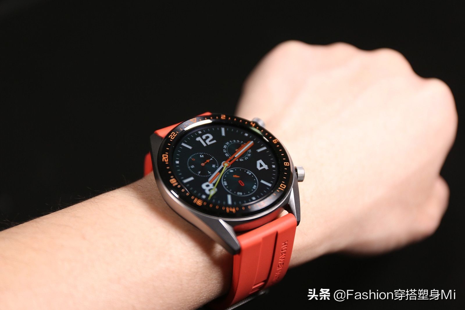 怎样挑选一款经济实惠的女式手表,怎样挑选符合自己气质的手表女款