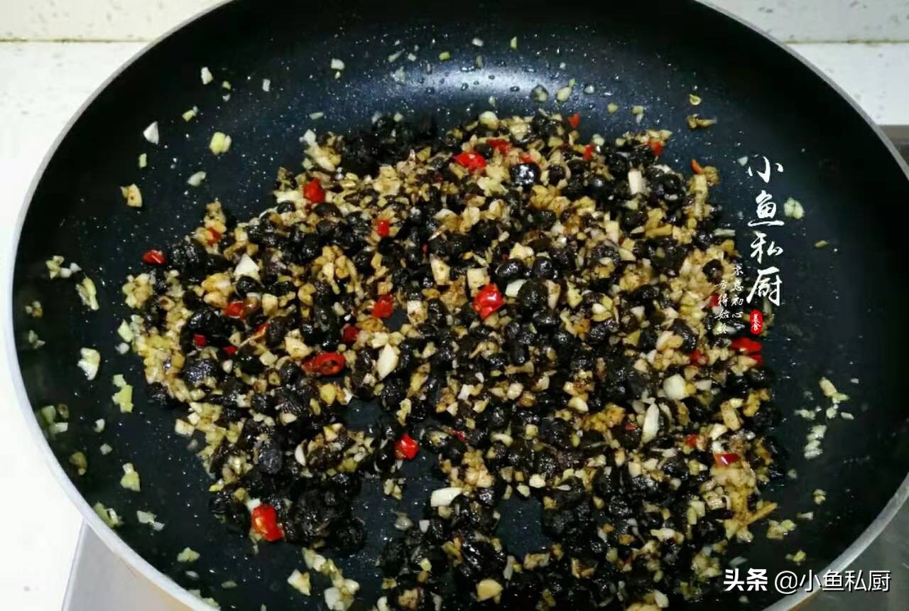 30年的大厨教你在家自制鱼罐头，豉香浓郁，干香有嚼劲，先收藏了