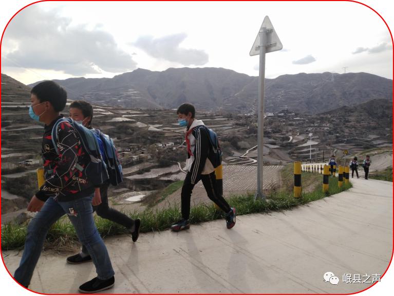 百叠青山路一片赤子心——脱贫攻坚先进典型人物采访一线见闻