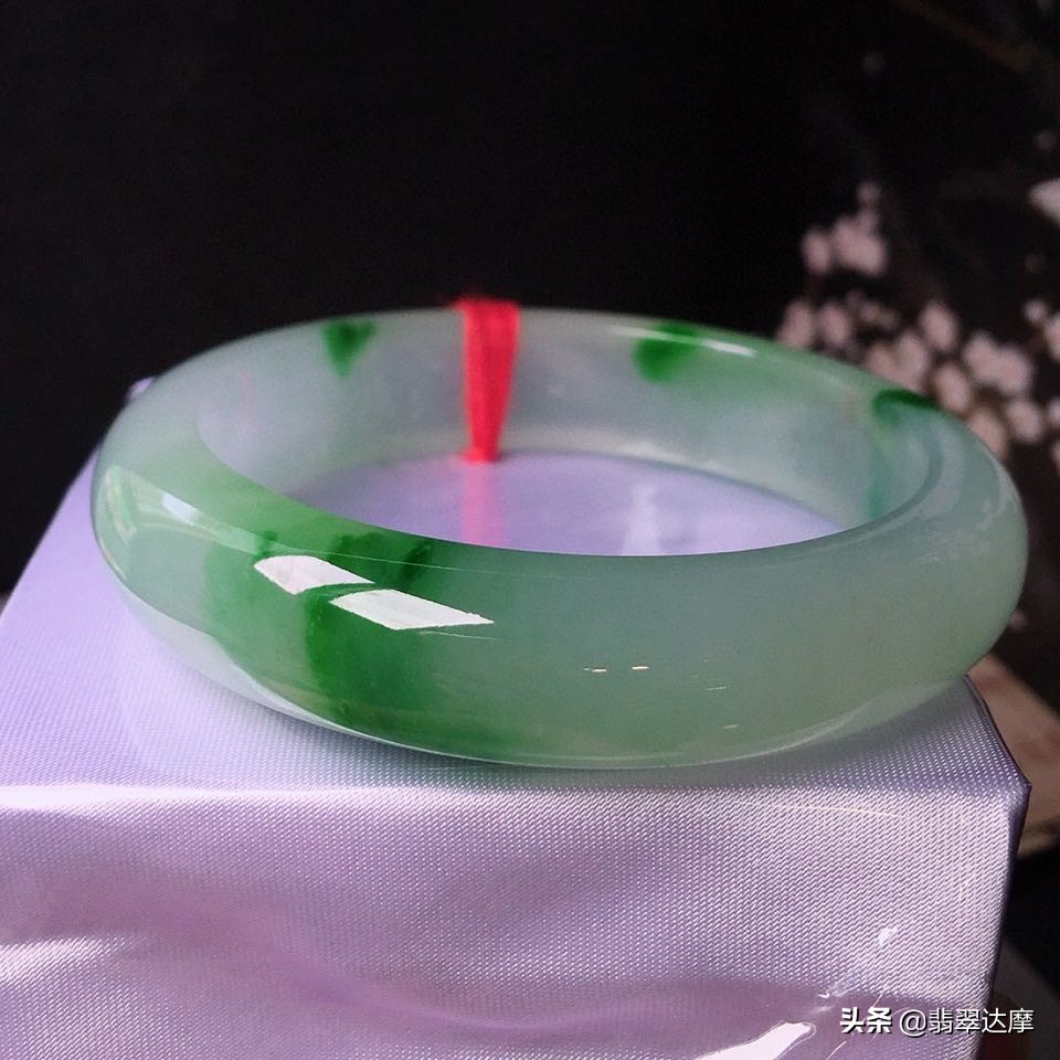 翡翠佛公摔坏了怎么改,摔坏翡翠手镯后续