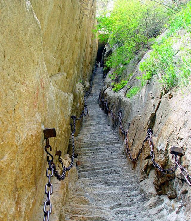 泰山华山黄山哪个是天下第一山,泰山黄山华山还有哪些山共称五岳