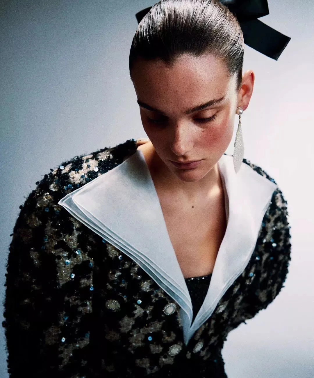 女生头上有东西,女生头上小饰品