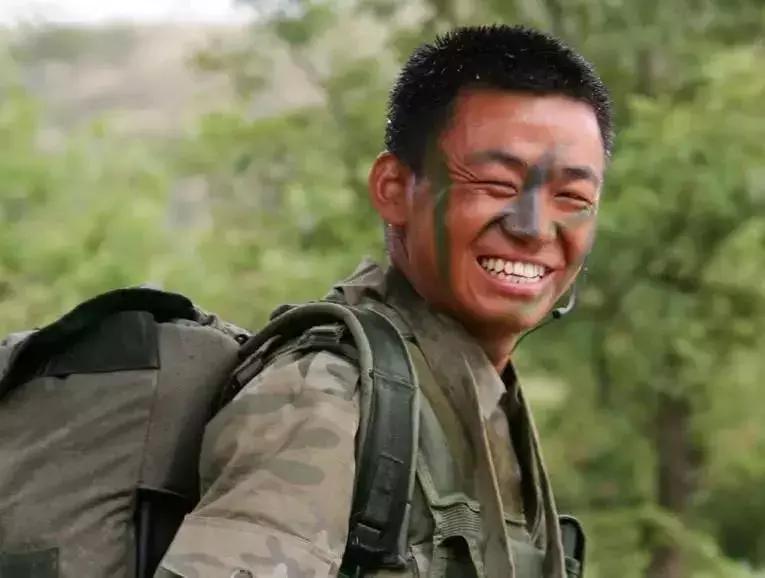 岳云鹏和郭德纲岁数差不多,岳云鹏郭德纲大多少岁