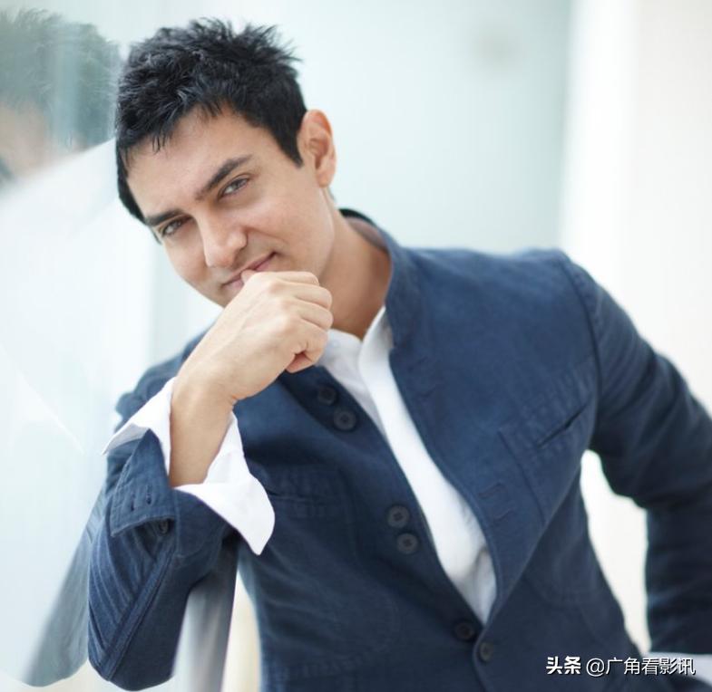 阿米尔汗演的《阿甘正传》,阿米尔汗模仿阿甘正传