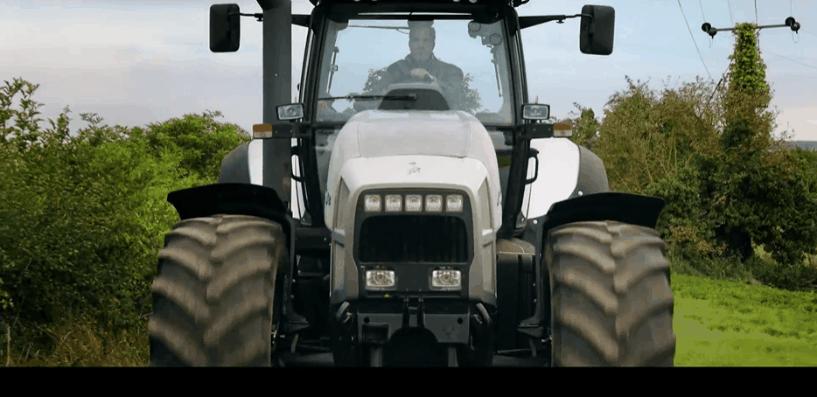 豆瓣9.6,这个“英国版李子柒”承包了我本月的笑点