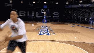 运球速度极快过人集锦,如何运球变相过人教程图解