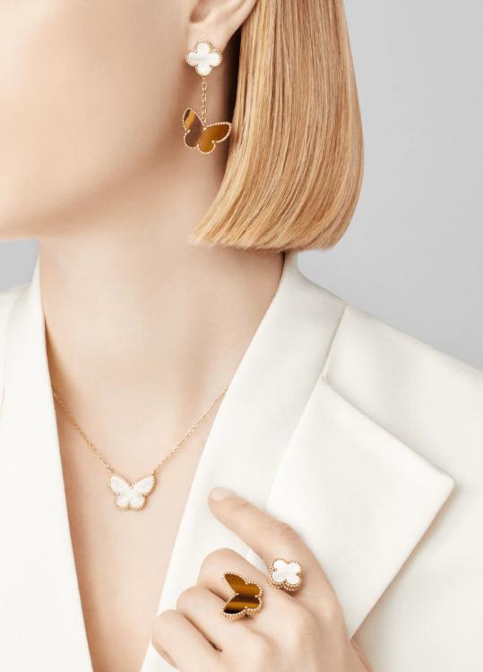 幸运之神四叶草,四叶草项链各种颜色寓意