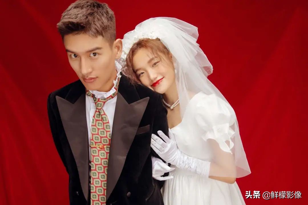 一步步教你如何拍出完美结婚照,拍结婚证件照穿什么衣服上镜