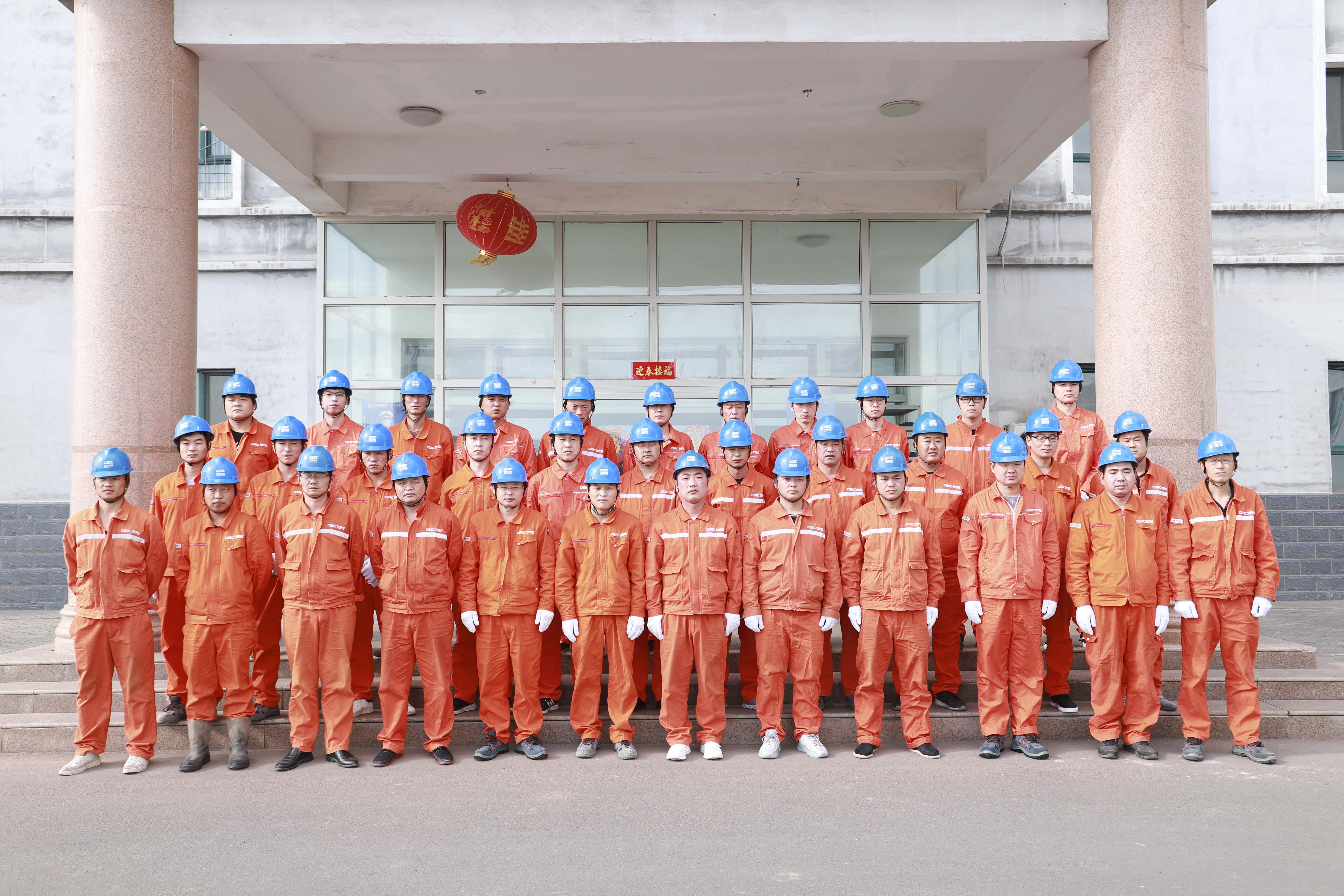 *破爆**先锋”撼动天山南北