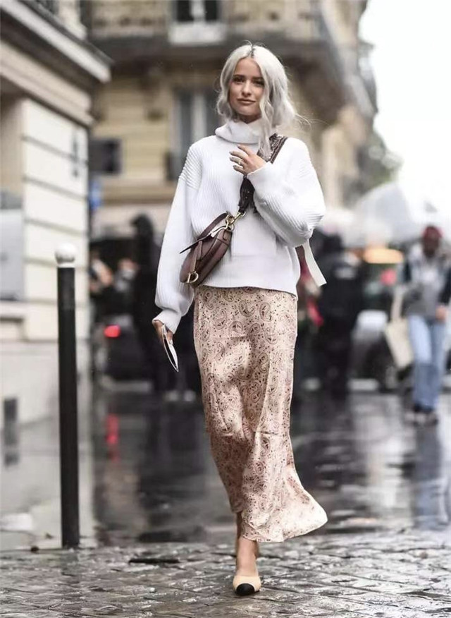 脚踝粗的女人夏天穿什么,如何穿衣显脚踝细