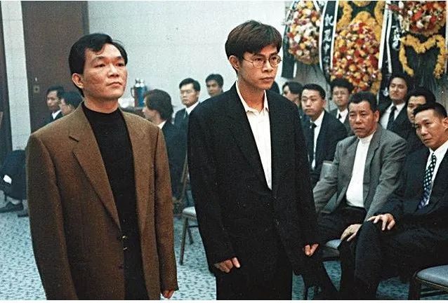 25年了,你被他们教坏了吗