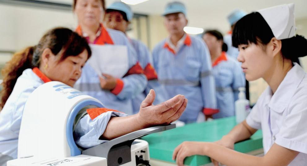 欧姆龙血压计袖带正确使用图示,血压计的袖带漏气怎么办有视频吗