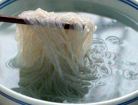 粉条不会煮烂是怎么回事,粉条这样炒不坨块不粘连劲道入味