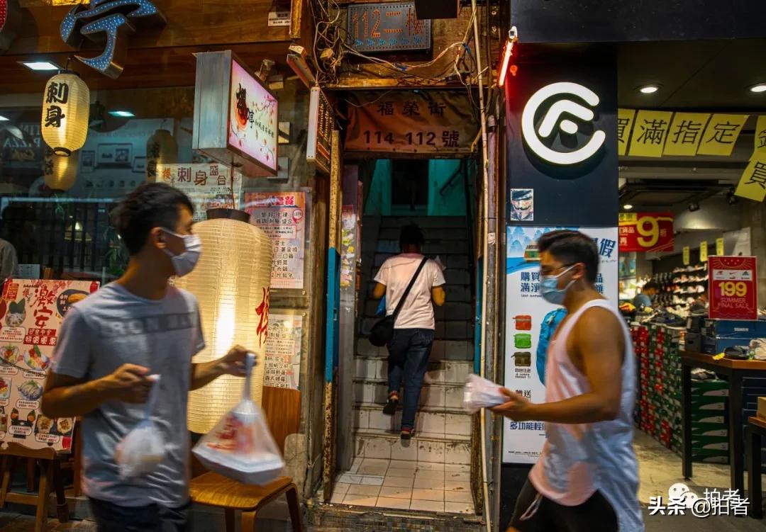 香港劏房妈妈生3个女儿,香港住劏房的妈妈