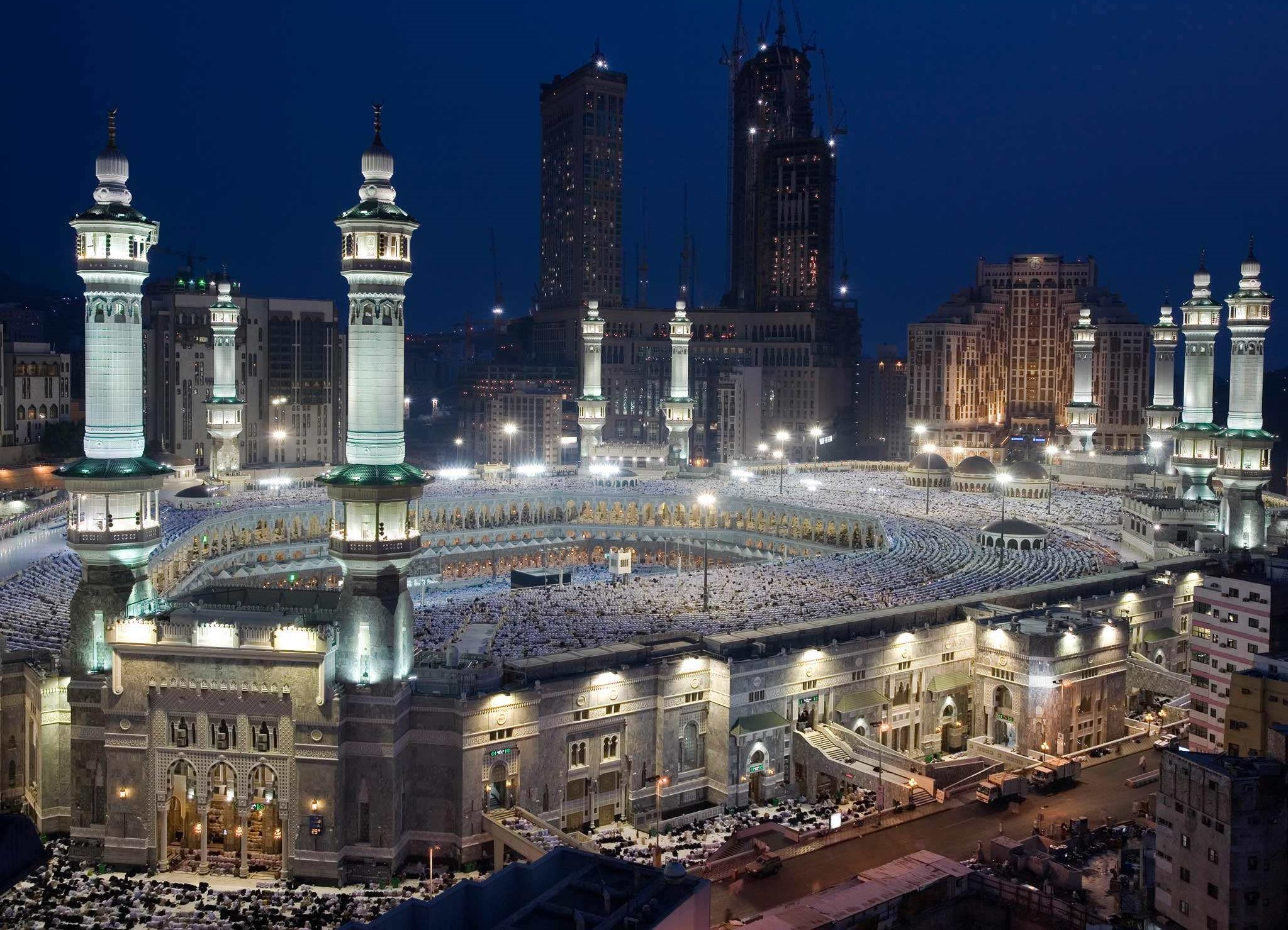 沙特阿拉伯沙漠里的石油,沙特阿拉伯荒漠有什么