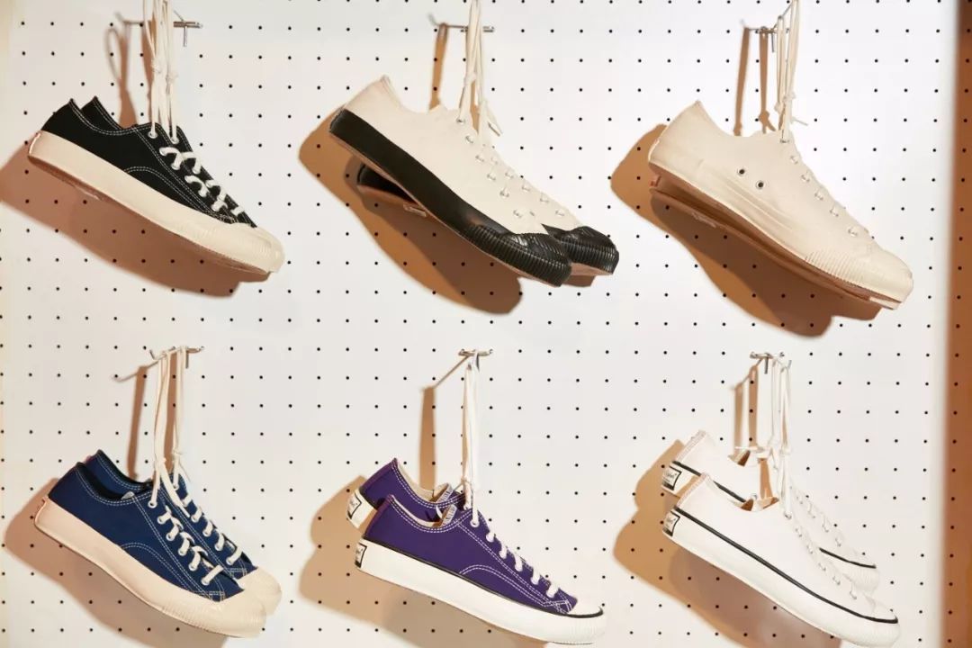 vans帆布鞋跟匡威哪个好,匡威和vans帆布鞋哪个品牌好穿