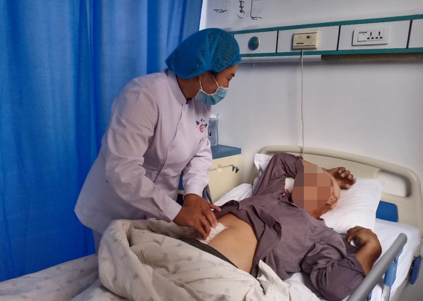 郏县肛肠医院,肛肠大夫送锦旗