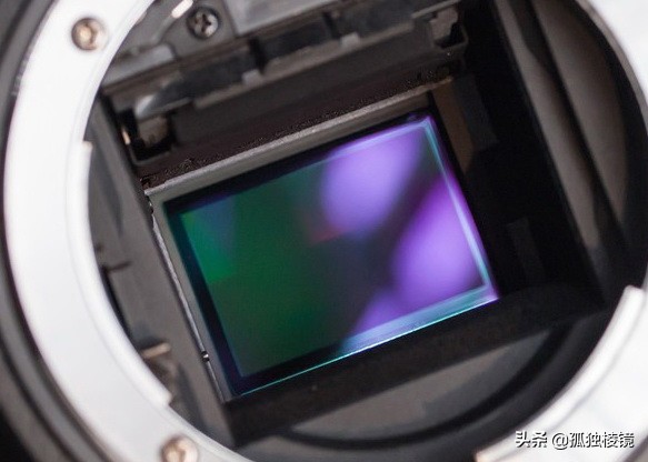 数码相机ccd和传统胶片哪个好,数码相机ccd和cmos有什么区别