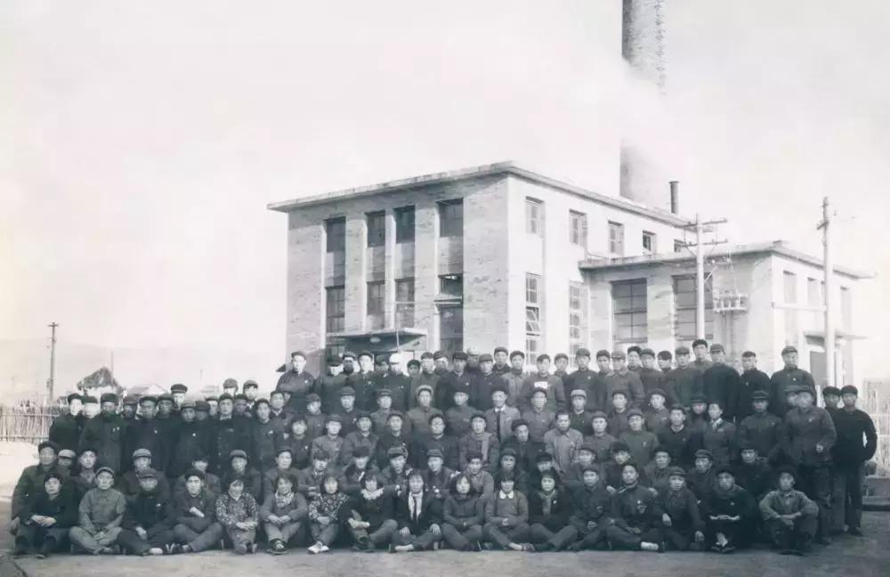 瑗垮嚖閰掓劅鍙楀崈骞寸櫧閰掔殑鐙壒榄呭姏,閲嶈蛋涓濈桓涔嬭矾鎰熷彈涓浗鏂囧寲