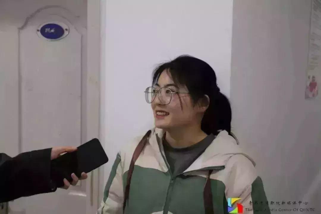 @港院姑娘|你的笑像西瓜最中间那一勺的口感,甜到我的心坎里!