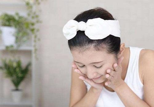 bb霜化妆的时候可以直接涂吗,bb霜怎么化妆不容易掉