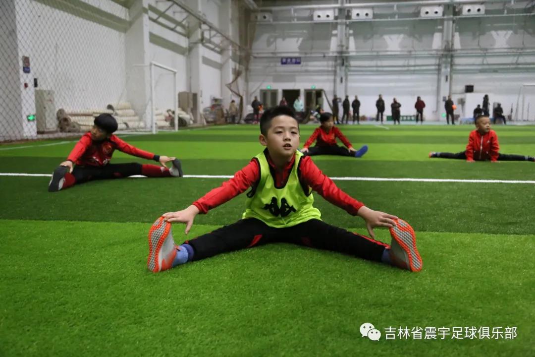 新奇之余,皆是寄望——震宇足球进驻农博园搏一搏室内足球场