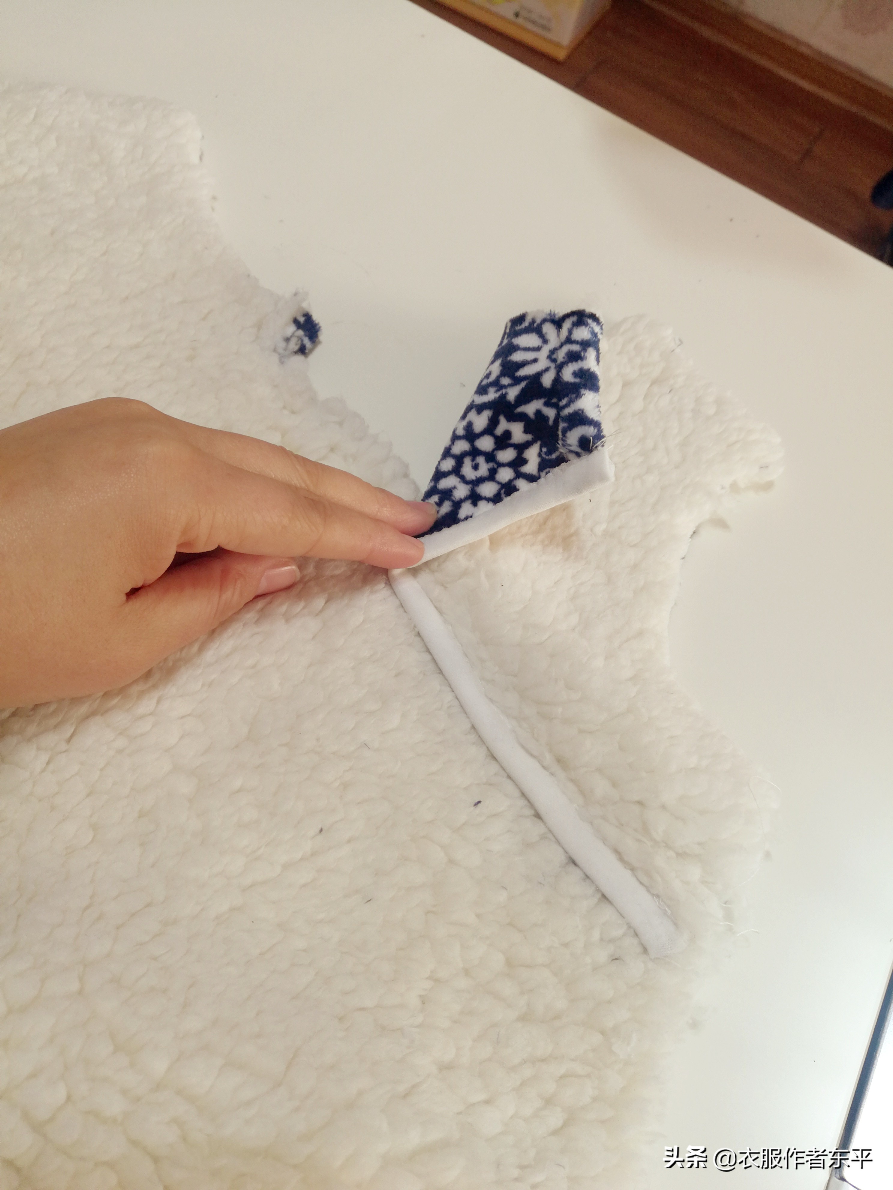 青花瓷半高领打底衫女,民族风青花瓷打底衫女款