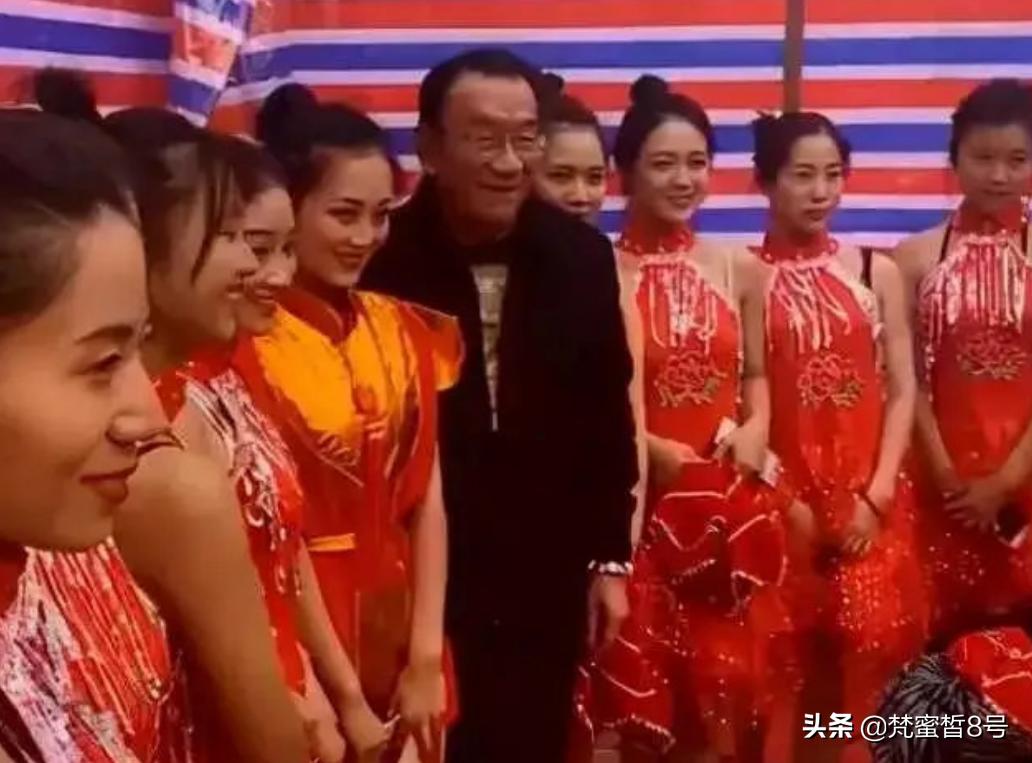 侯耀华否认女徒弟安娜金，直言感到冤枉，形象受损身价才5000