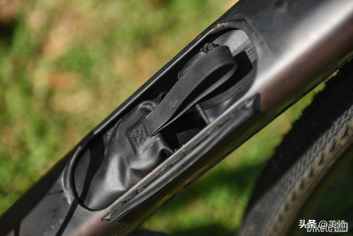 冒险砾石公路车评测,闪电公路车s-workssl7入门级