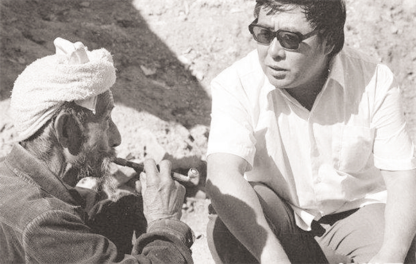 路遥平凡的世界自述,平凡的世界路遥退稿视频