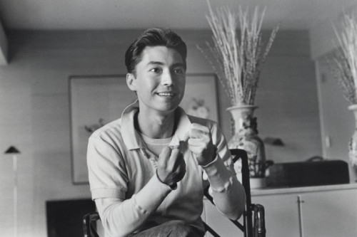 亚洲最美男子尊龙,亚洲第一美男子尊龙