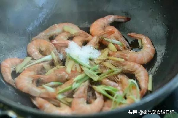 油焖大虾的做法家常简单又好吃,油焖大虾的家常做法与教程
