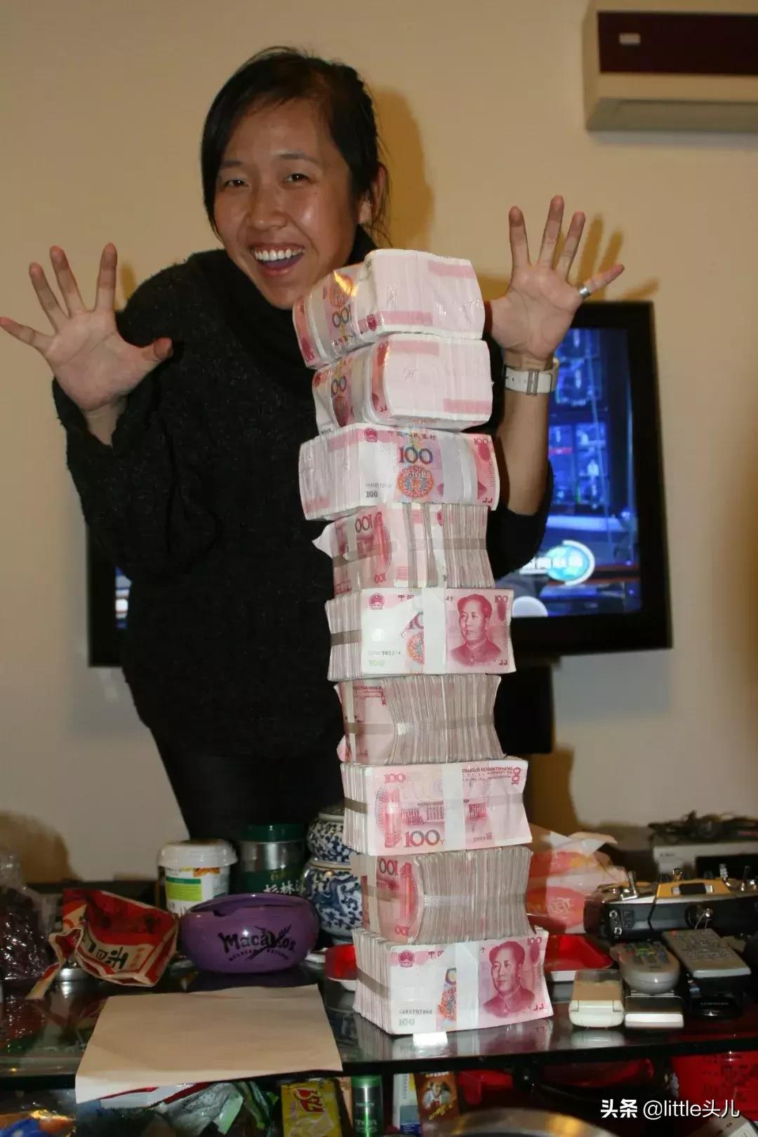 从亿万富翁到阶下囚全集,从千万富翁到被悬赏的经历