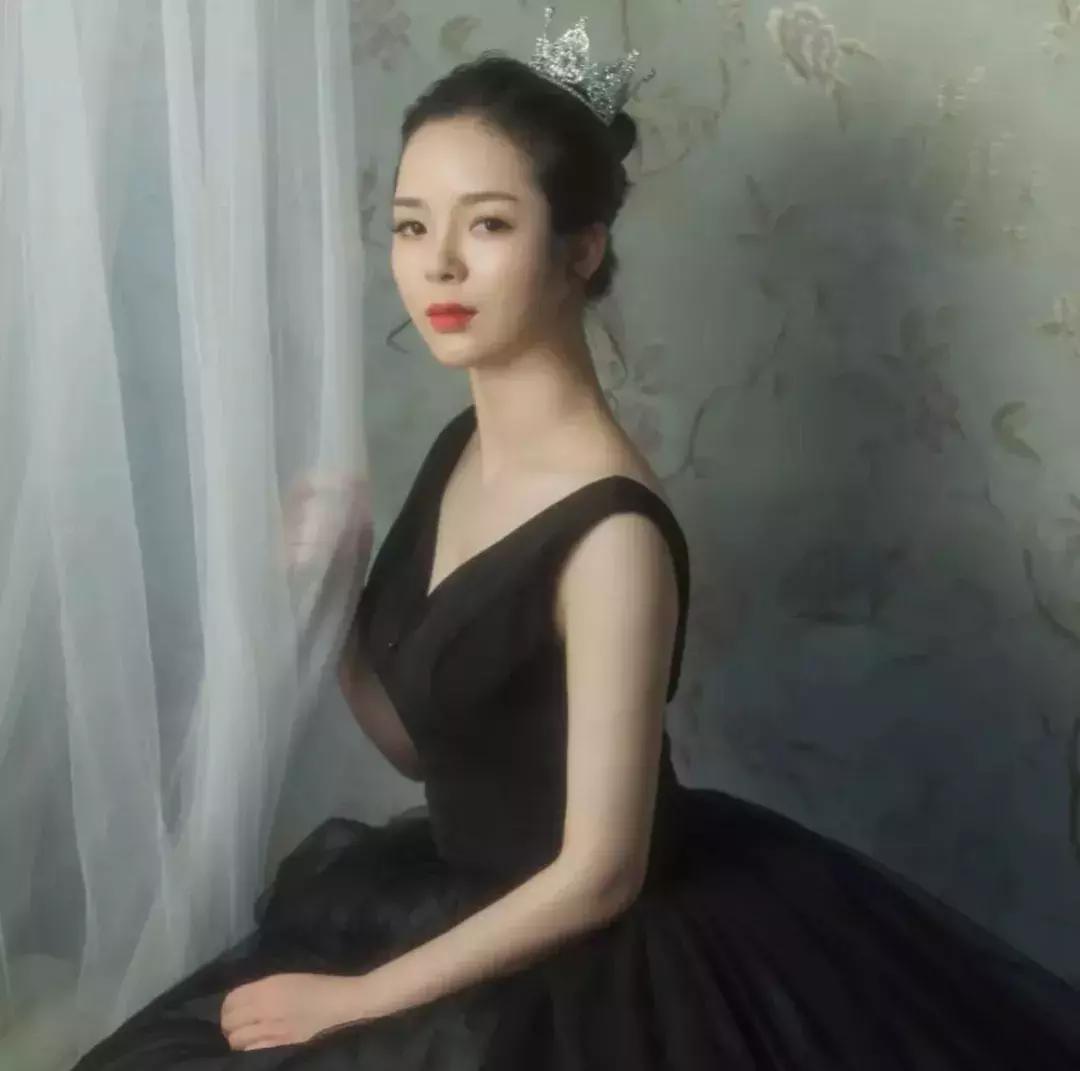 现身硬地围炉夜,范小米直播采访网易云火爆原创音乐人