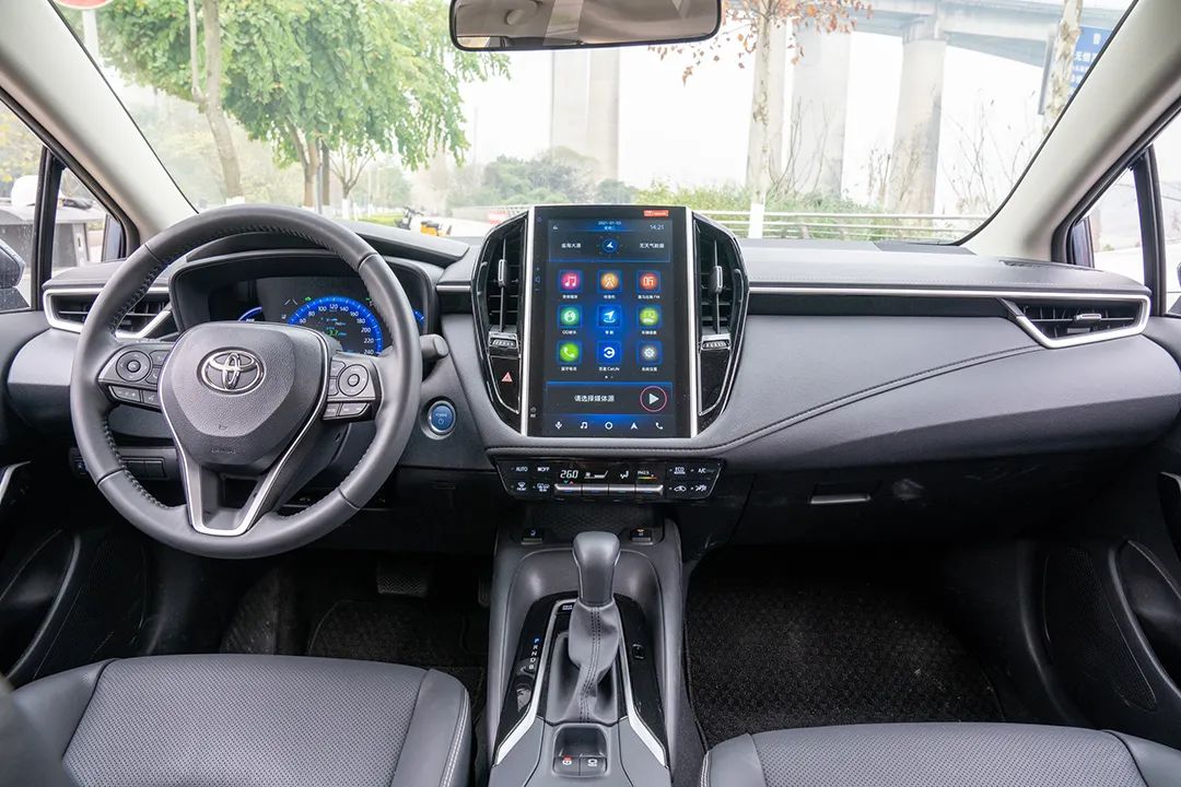 卡罗拉双擎和燃油版驾驶感受,卡罗拉双擎有没有必要买燃油版