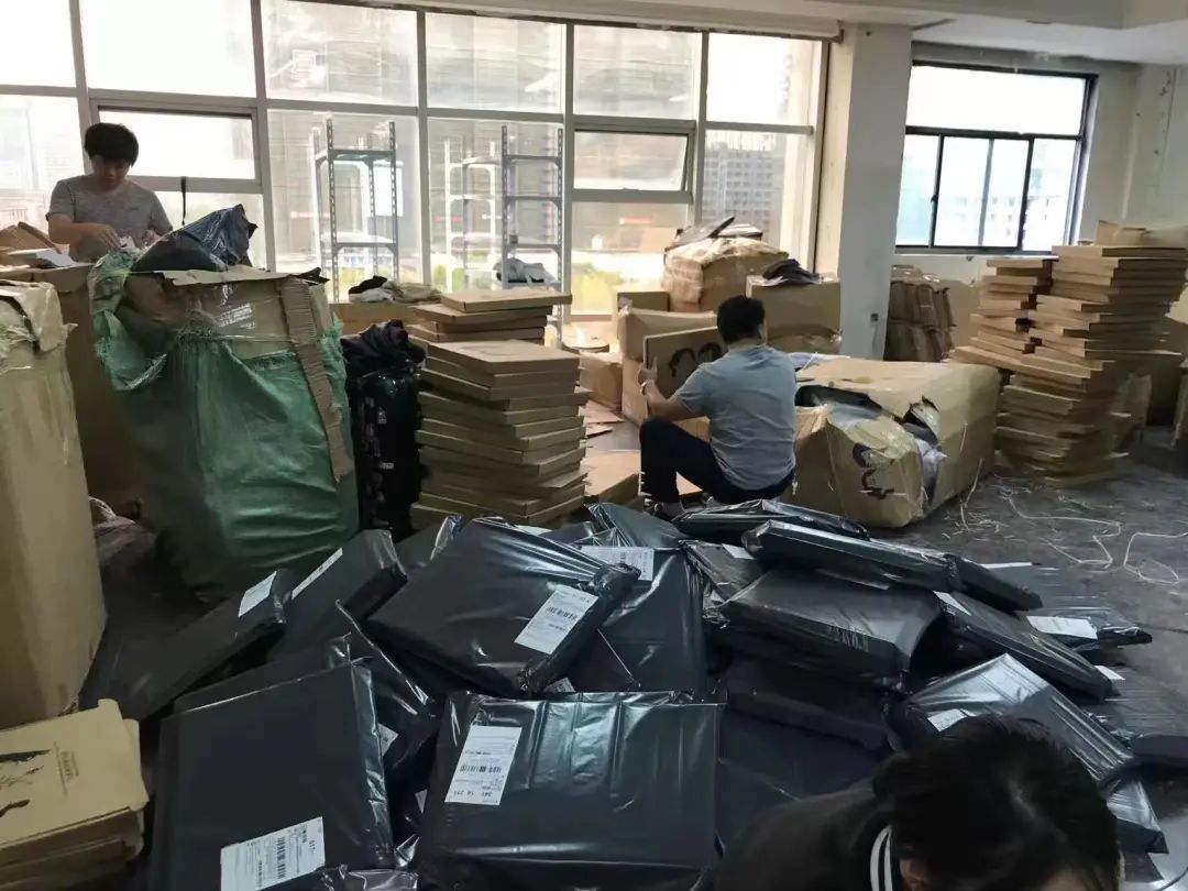 17岁女生赚20亿,17岁小女孩创业融资1500万赔了吗