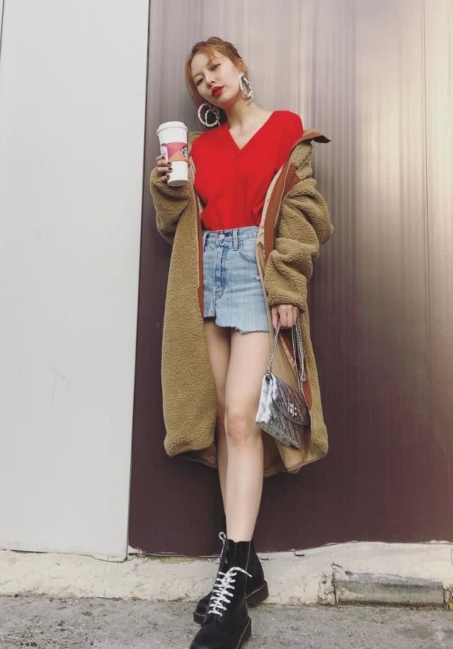 金泫雅粉毛大衣,金泫雅胖